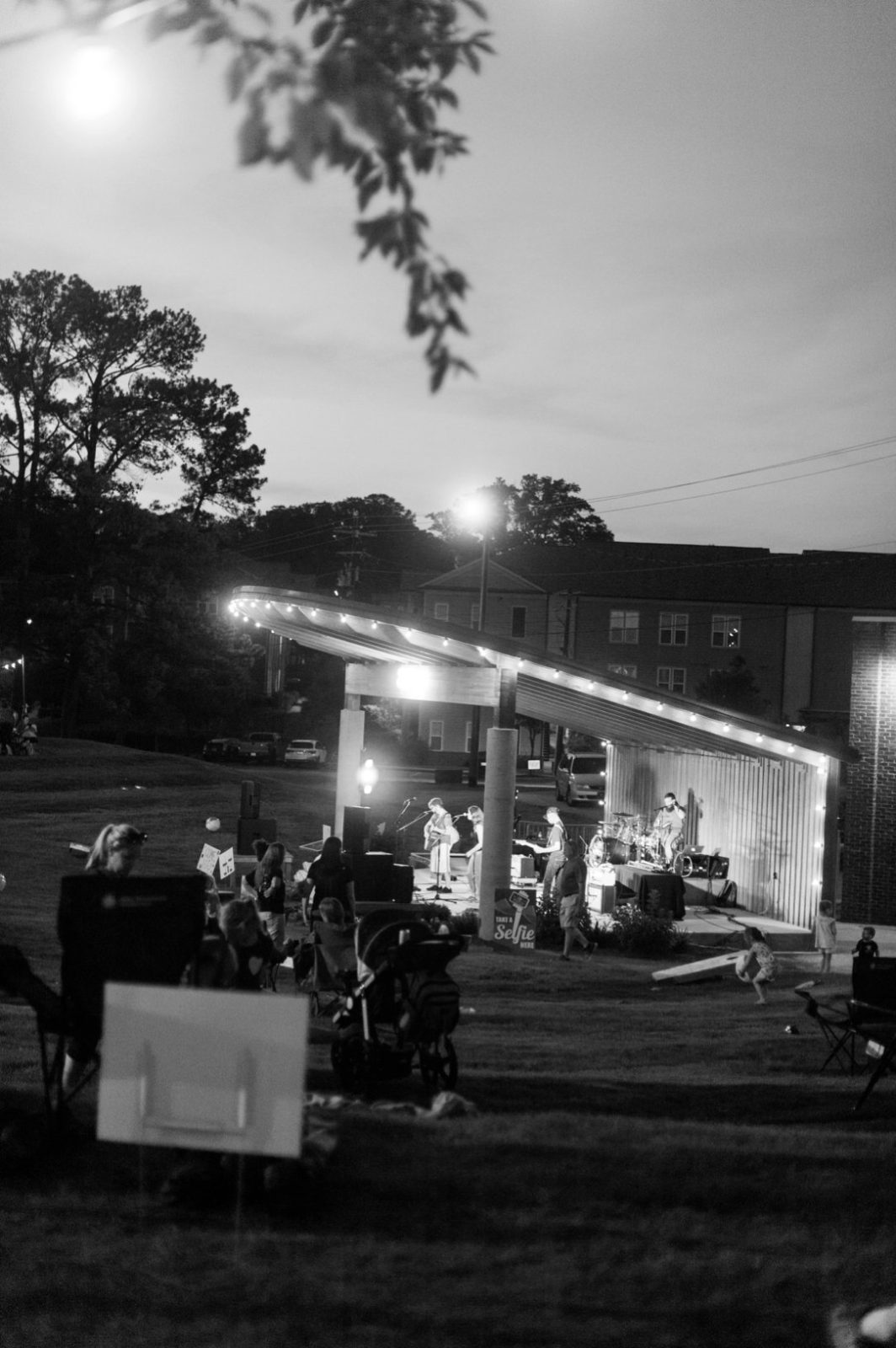 Twilight Run & Downtown Rendezvous 2018 nighttime at the AMP