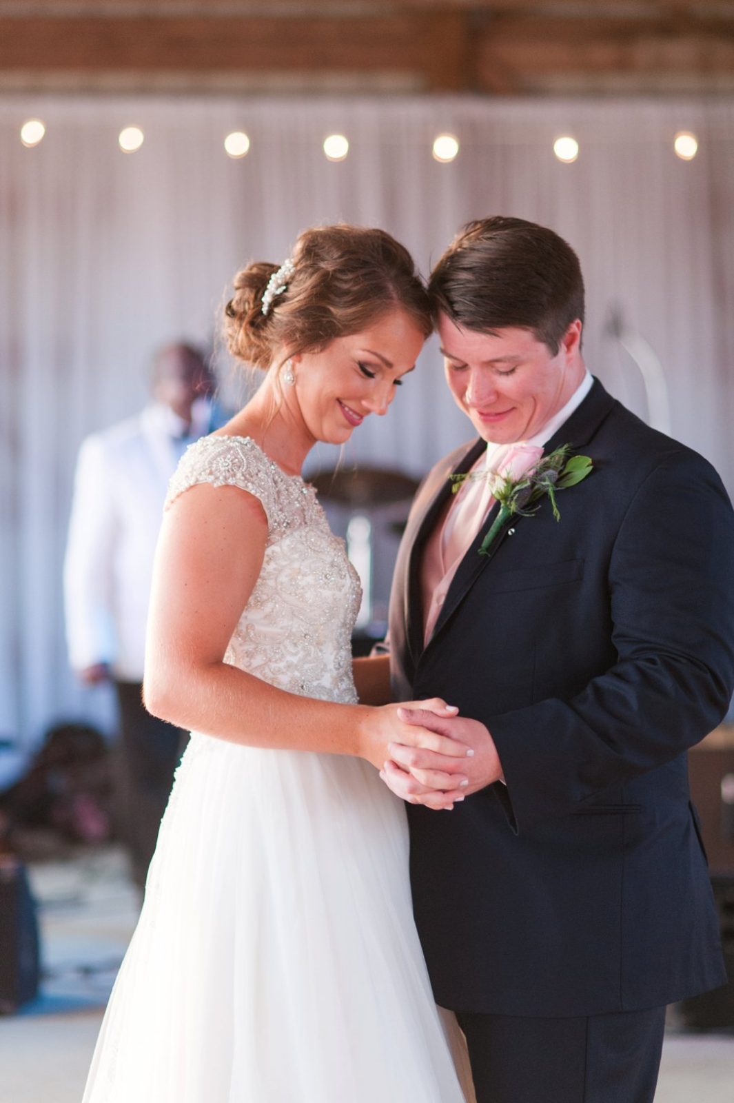 The Columns in Bolivar & Falcon Ridge Farm Wedding first dance 3
