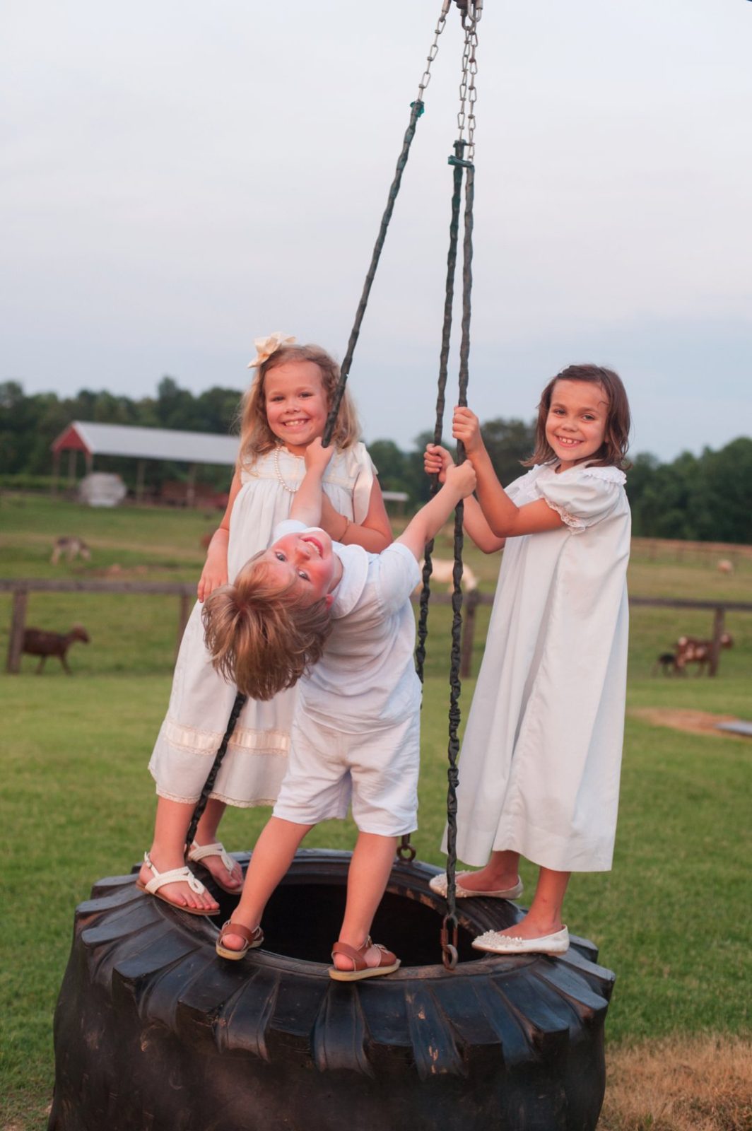 The Columns in Bolivar & Falcon Ridge Farm Wedding kids playing